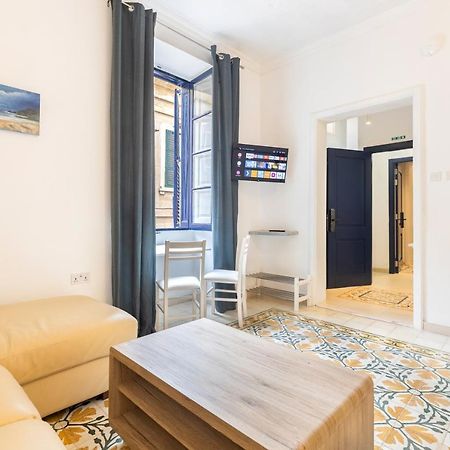 A Studio Apartment In Malta'S Capital Valeta Exterior foto